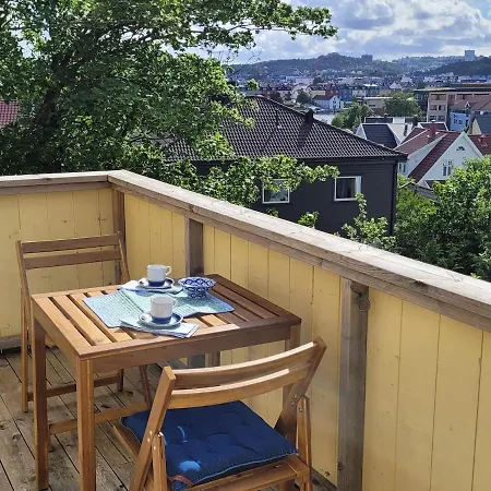 Apartment And Cozy With A Veranda *