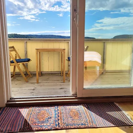 And Cozy With A Veranda 아파트