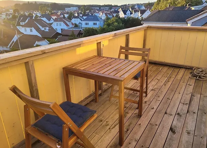 And Cozy With A Veranda *
