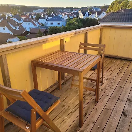 And Cozy With A Veranda *